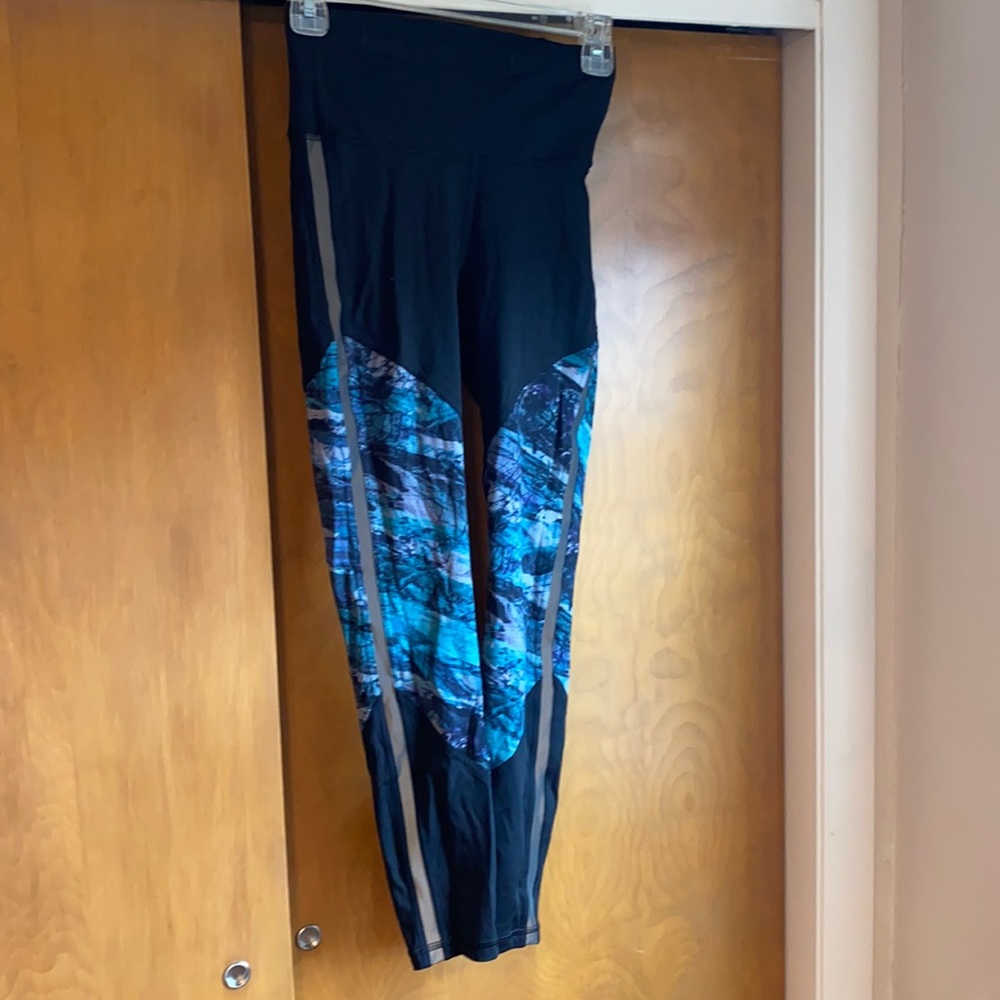 Lululemon Black Leggings with Blue Design - 4
